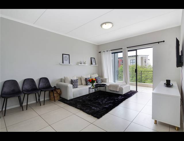 2 BEDROOM APARTMENT FOR SALE IN FOURWAYS